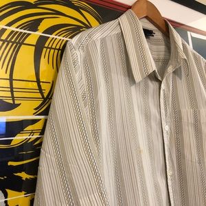 Men’s Short Sleeve Hurley Button Up Shirt